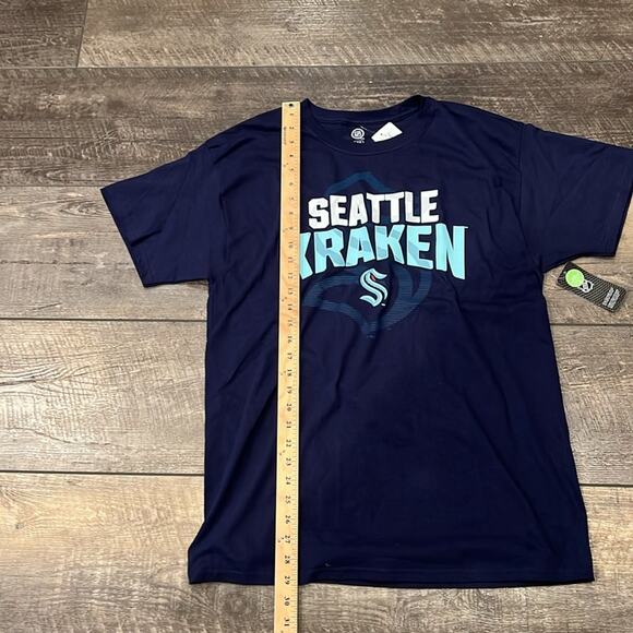 NWT NHL Unisex Seattle Kraken T-Shirt Dark Navy White Size L - Picture 4 of 10